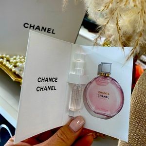 Chanel EAU Parfum.   EAU Tendre Vaporisateur Spray.  Travel Size.